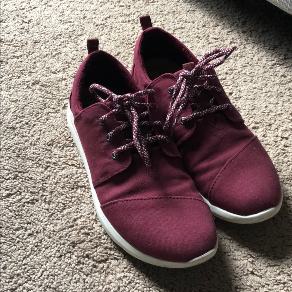 Toms sneakers